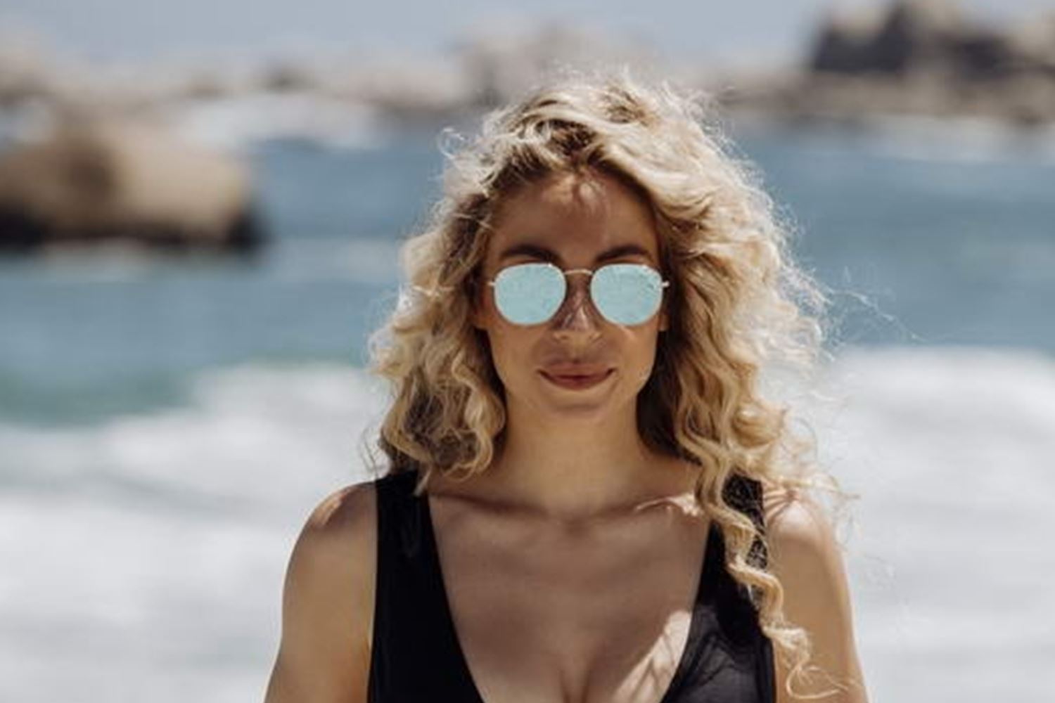 Leichte Unisex Sonnenbrille - Fassung silber - blaue polarisierte Gläser 2 Leichte Unisex Sonnenbrille - Fassung silber - blaue polarisierte Gläser – Bild 2